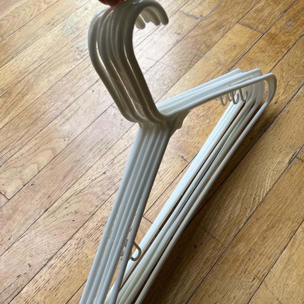 Set of 6 White Sturdy Hangers